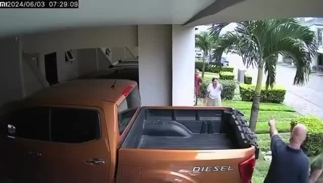 Man smokes neighbor in broad daylight 